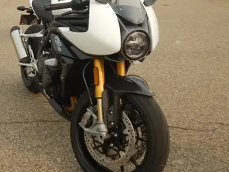 triumph speed triple 1200rr
