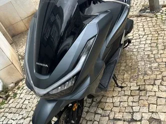 mota pcx 2025 ! mota muito nova pouco rodado , toda revisao feita . algés, linda-a-velha e cruz quebrada-dafundo