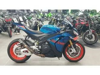 aprilia rsv4 1000 2025 1000 cm3 | moto sportive | 2 040 km | 30000 nimes