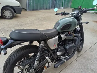 moto triumph street twin 900