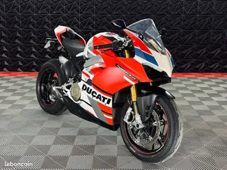 ducati panigale v4s red