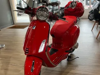 scooter vespa primavera 50 red promo + top case et dosseret offert