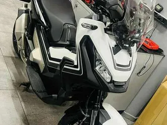 honda x-adv 750 dtc abs tcs bianco