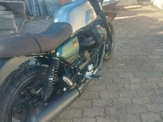 moto guzzi v7 - 2021