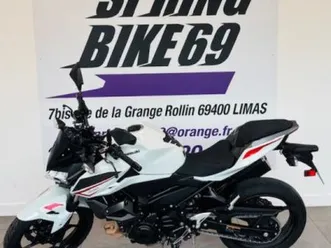 kawasaki z 400 2023 400 cm3 | moto roadster | 21 700 km | blanc | 69400 limas