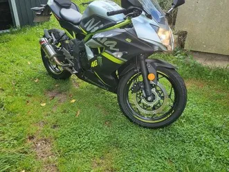 kawasaki ninja 125 cm3■14000 klm■revision + kit chaine fait ■sous facture ■carnet d entretien disponible ■double des cles■ct ok ■3400 euro