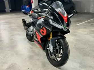 aprilia rs 660 – août 2023 – 2 535 km – ligne akrapovič – a2 / full 35kw 35 kw a2
