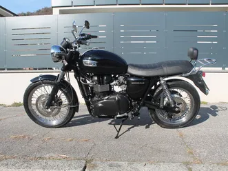 triumph bonneville black