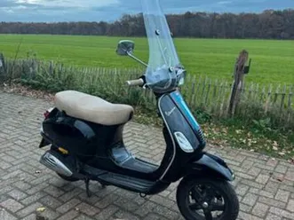 vespa s50 4t - slechts 5900km - geel kenteken — scooters | vespa — marktplaats