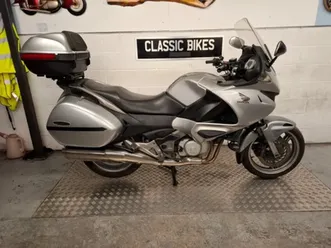 honda deauville 700 2011