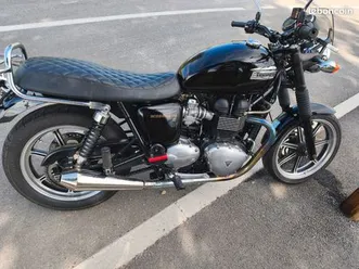 triumph bonneville se