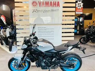 yamaha mt-07 2025 35kw a2 700 kms