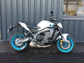yamaha mt-09 2025 850 cm3 | moto roadster | 424 km | gris | 22100 quevert