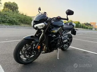 triumph street triple - 2025