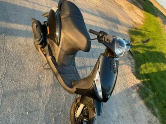 scooter piaggio zip