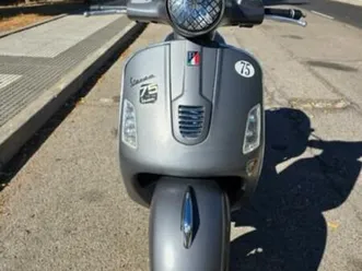 vespa - 300 gts edicion especial 75