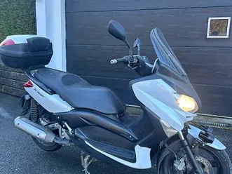 yamaha x-max 250