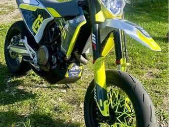 husqvarna 701 supermoto état neuve full options