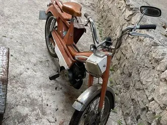 mobylette motobécane av50