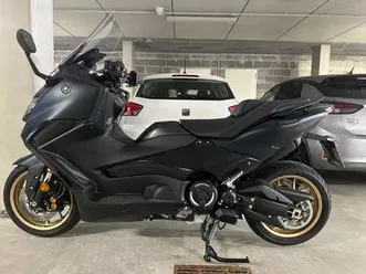 yamaha tmax 560 nero