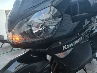 kawasaki gtr 1400 tornada e salir do porto