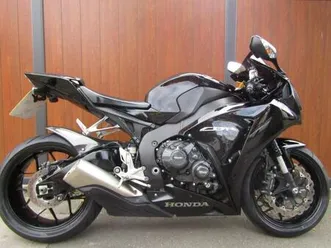 honda cbr 1000 rr *2017 * model * amazing condition * 9300 miles *