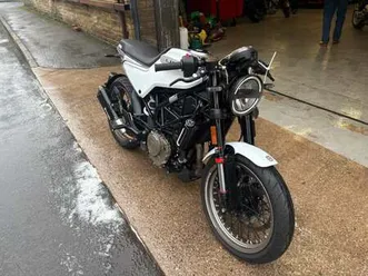 husqvarna vitpilen 401 2023 (23) damaged repairable salvage