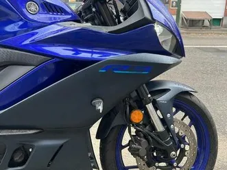 ② r3 yamaha bleue a2 2023/ 1412 km
