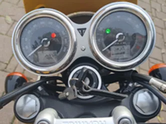 triumph bonneville streetcup 900