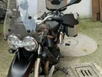 moto guzzi v85tt modello 2021