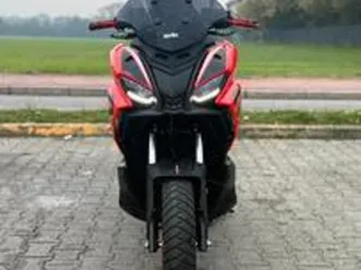 aprilia sr gt sport 125