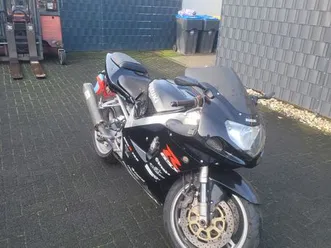 suzuki gsxr 750