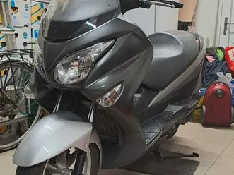 ② suzuki burgman uh 125 cc