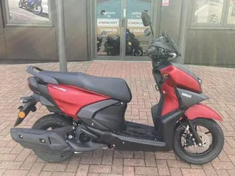 yamaha rayzr 125 - brand new - unregistered - both colours in stock