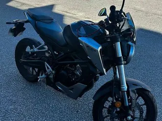 honda cb125r 13700 km (casaco, capacete e luvas) são mamede de infesta e senhora da hora