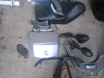 piaggio x8 in teilen. oder komplett