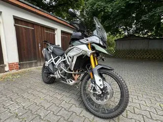 triumph tiger 900