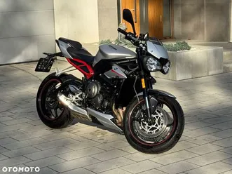 triumph street triple