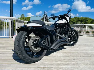 2017 cvo® pro street breakout®