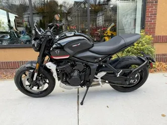 2023 triumph trident 660 sapphire black
