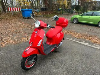 vespa primavera red 125