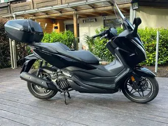 honda forza 125 wichtig.: nur 1.155km schwarz