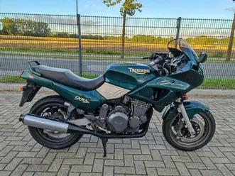triumph sprint 900