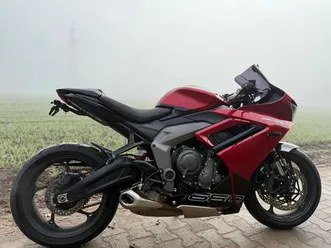 triumph daytona 660 top zustand