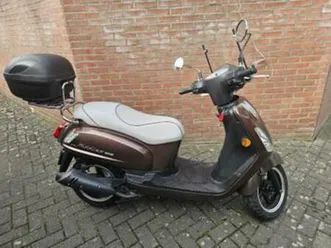 sym fiddle 2 met topkoffer — scooters | sym — marktplaats