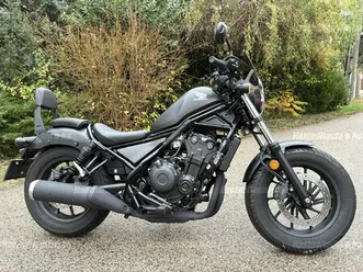 újkora óta magyarországi motor_34kw_bukócső_puig plexi_szervizkönyv_abs_shad hát