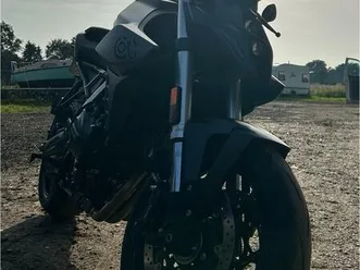 suzuki gsx 8s black