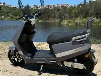 2025-e-moped-bella-m1-up-to-40mph