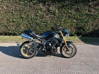triumph street triple 675 r 2010