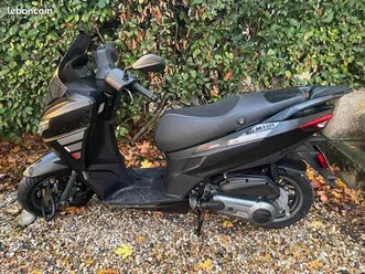 vend scooter 50 cc aprilia sxr
